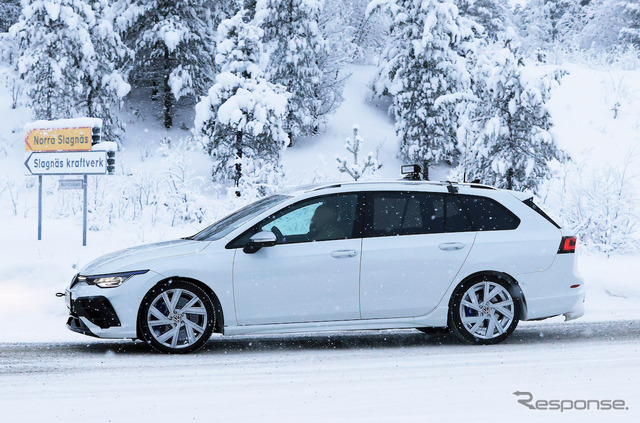 VW ゴルフR ヴァリアント 改良新型プロトタイプ(スクープ写真)