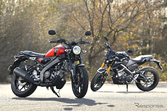 ヤマハ XSR125(左)とMT-125(右)