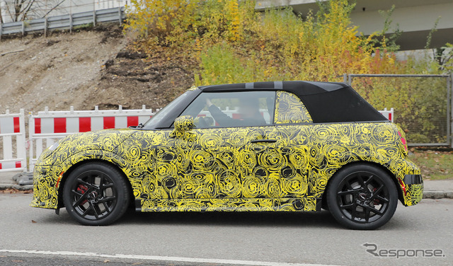 MINI JCWコンバーチブル 次世代型プロトタイプ(スクープ写真)
