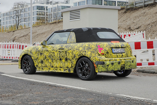 MINI JCWコンバーチブル 次世代型プロトタイプ(スクープ写真)