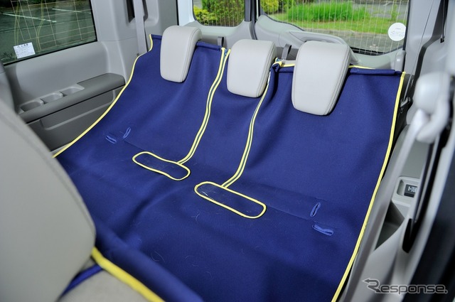 ホンダ車の愛犬用純正アクセサリー「ホンダドッグシリーズ」(ステップワゴン装着例)