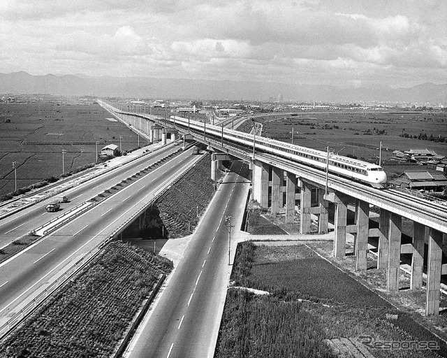 名神高速道路と交差する東海道新幹線（1965年）