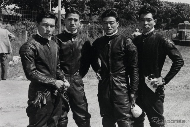 マン島TT参戦ライダー（1959年）左から：鈴木淳三選手、谷口尚巳選手、鈴木義一選手、田中楨助選手