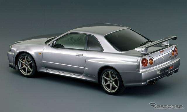 R34スカイラインGT-R