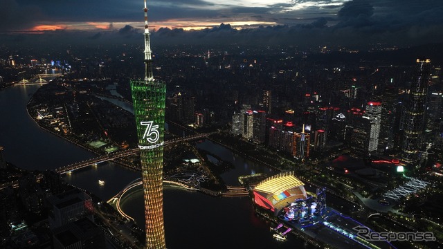世界中で開催されたポルシェ75周年イベントの様子