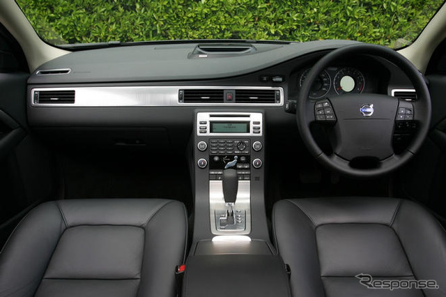 【ボルボ S80 2.5T SE 発売】輸入車初、追突軽減ブレーキ搭載
