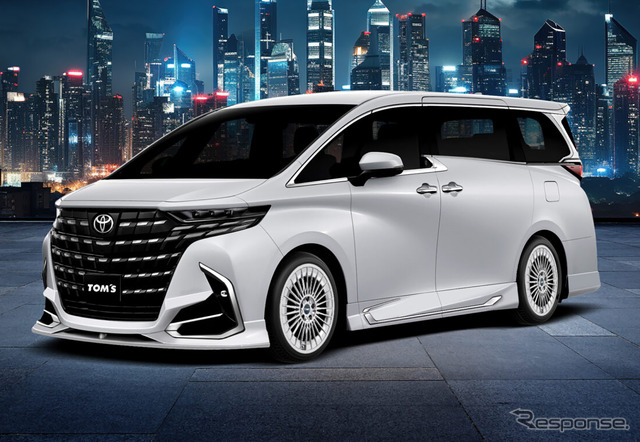 実車初公開となるトムスのアルファード