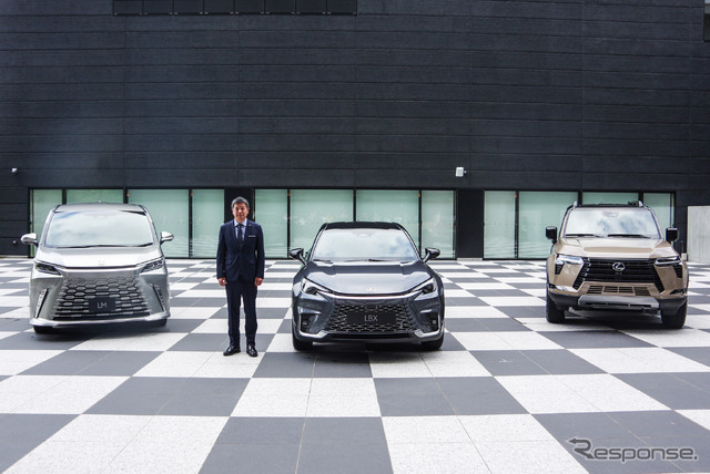 レクサスが9月に発表した新型車3台と渡辺剛プレジデント