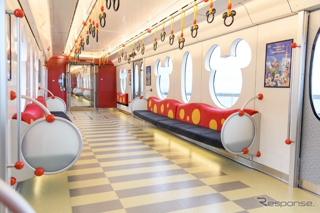 リゾートライナー・タイプCパープル編成 (C) Disney