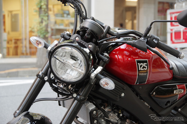 ヤマハ XSR125。想像よりも大柄でバイクらしく、操っている醍醐味を味わうことができた。