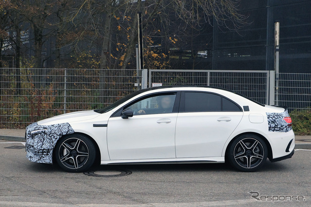 メルセデスAMG A35セダン 改良新型プロトタイプ（スクープ写真）