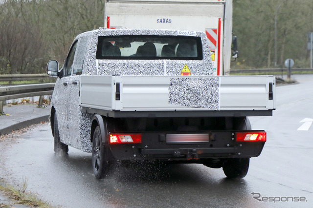 VW トランスポーターT7 ピックアップトラック仕様のプロトタイプ(スクープ写真)