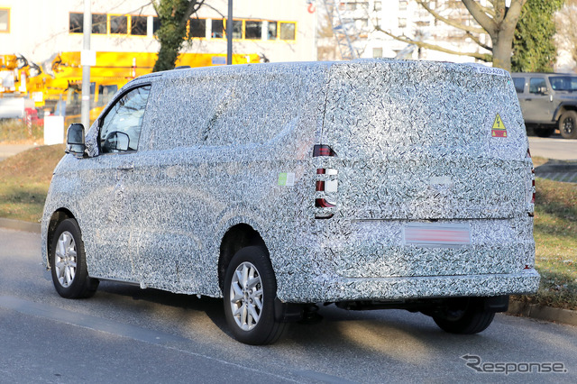 VW トランスポーターT7 ピックアップトラック仕様のプロトタイプ(スクープ写真)
