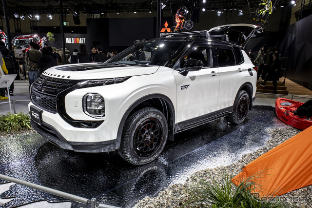 三菱 アウトランダーPHEV アクティブ・フィールド(東京オートサロン2024)