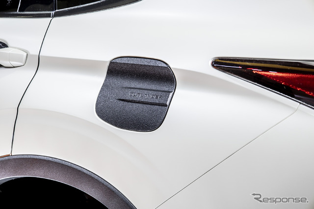 三菱 アウトランダーPHEV アクティブ・フィールド(東京オートサロン2024)