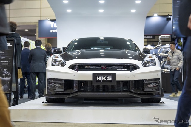 あのHKSがハイエースをPHEVにしちゃった!カーボンニュートラルもチューニングも本気のHKS…東京オートサロン2024