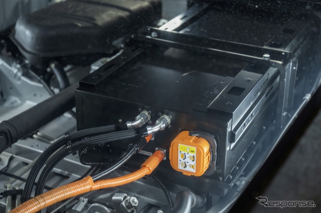 あのHKSがハイエースをPHEVにしちゃった!カーボンニュートラルもチューニングも本気のHKS…東京オートサロン2024