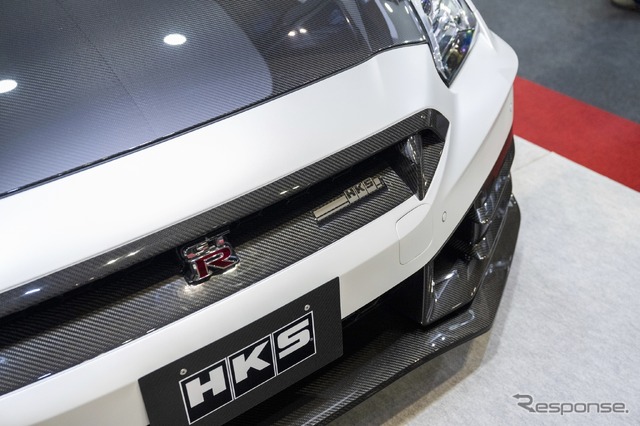 あのHKSがハイエースをPHEVにしちゃった!カーボンニュートラルもチューニングも本気のHKS…東京オートサロン2024