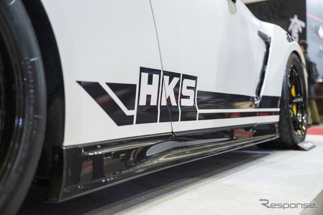 あのHKSがハイエースをPHEVにしちゃった!カーボンニュートラルもチューニングも本気のHKS…東京オートサロン2024