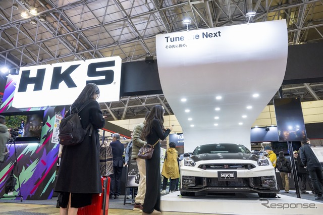 あのHKSがハイエースをPHEVにしちゃった!カーボンニュートラルもチューニングも本気のHKS…東京オートサロン2024