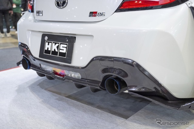 あのHKSがハイエースをPHEVにしちゃった!カーボンニュートラルもチューニングも本気のHKS…東京オートサロン2024