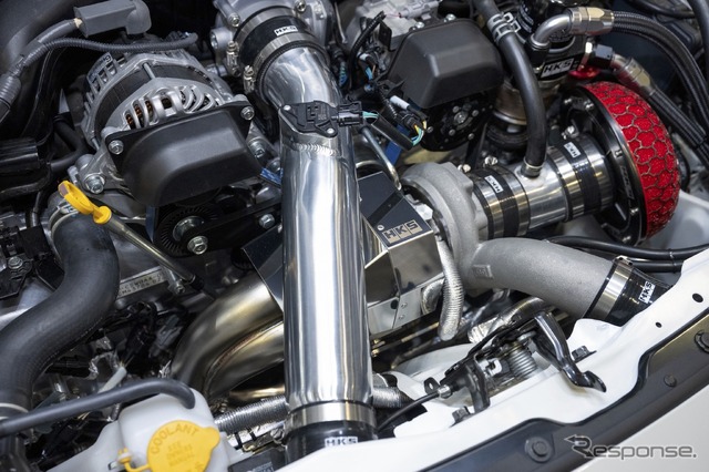 あのHKSがハイエースをPHEVにしちゃった!カーボンニュートラルもチューニングも本気のHKS…東京オートサロン2024