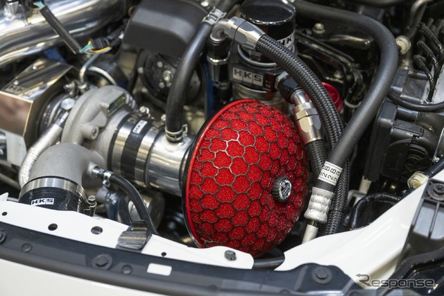 あのHKSがハイエースをPHEVにしちゃった!カーボンニュートラルもチューニングも本気のHKS…東京オートサロン2024