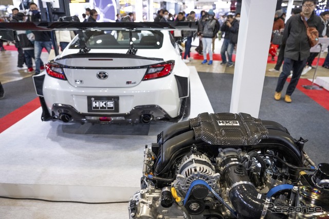 あのHKSがハイエースをPHEVにしちゃった!カーボンニュートラルもチューニングも本気のHKS…東京オートサロン2024