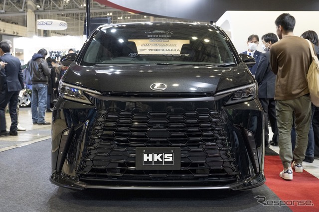 あのHKSがハイエースをPHEVにしちゃった!カーボンニュートラルもチューニングも本気のHKS…東京オートサロン2024
