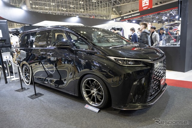 あのHKSがハイエースをPHEVにしちゃった!カーボンニュートラルもチューニングも本気のHKS…東京オートサロン2024