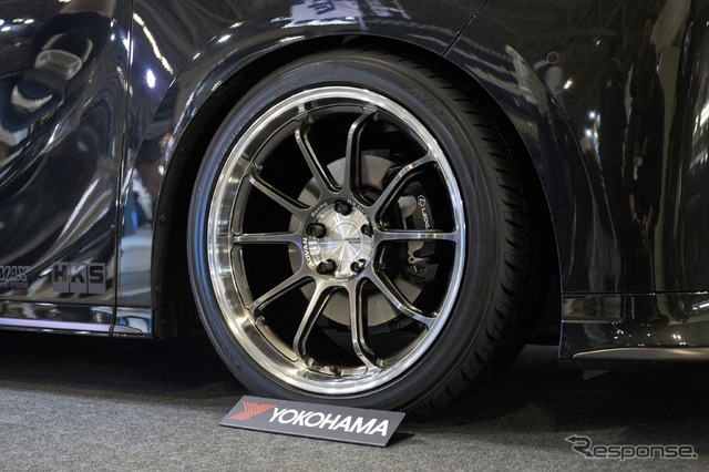 あのHKSがハイエースをPHEVにしちゃった!カーボンニュートラルもチューニングも本気のHKS…東京オートサロン2024