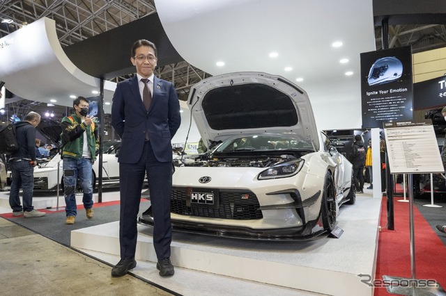 あのHKSがハイエースをPHEVにしちゃった!カーボンニュートラルもチューニングも本気のHKS…東京オートサロン2024