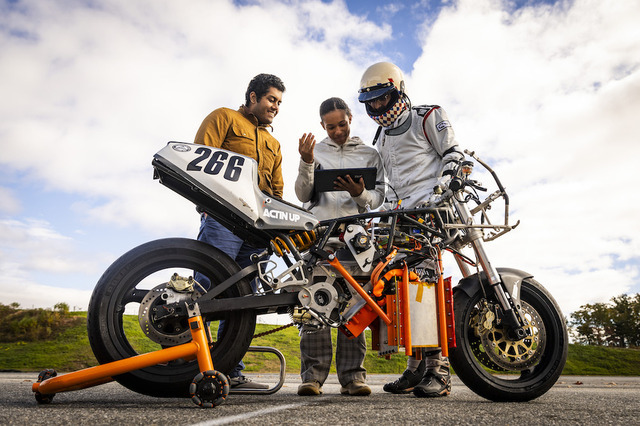 MIT学生チームが水素燃料電池バイクを開発、設計はオープンソース化