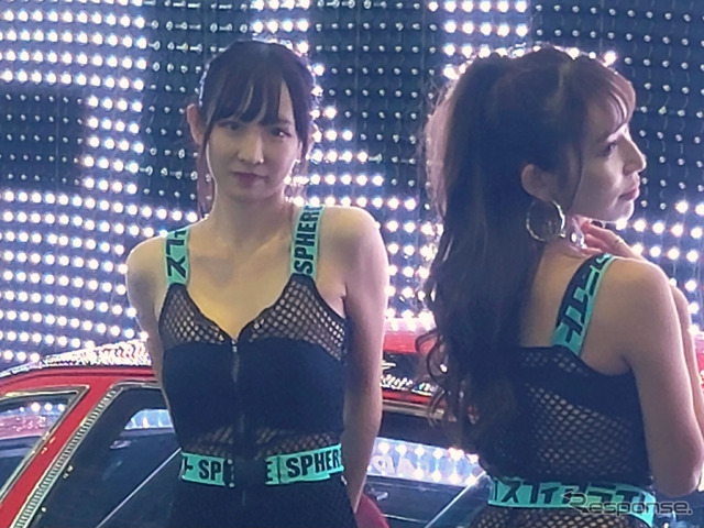 SPHERE LIGHT（ななせ［左］）