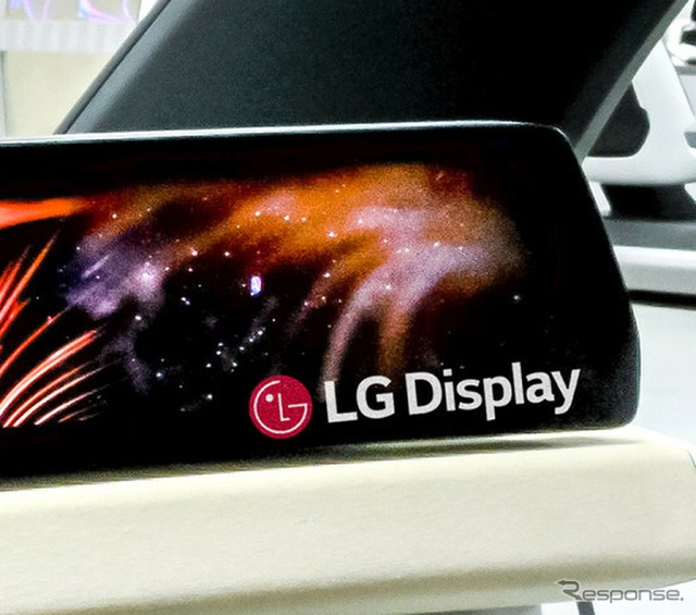LGディスプレイの車載用としては世界最大の57インチディスプレイ「57インチP2P LCD」(CES 2024)