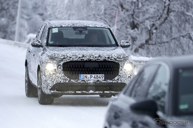 アウディ Q7 次期型と見られるプロトタイプ車両(スクープ写真)
