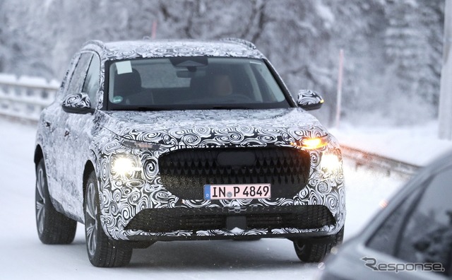 アウディ Q7 次期型と見られるプロトタイプ車両(スクープ写真)