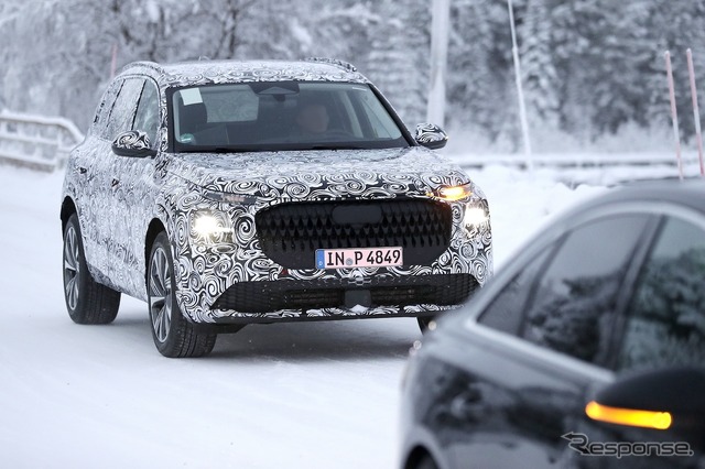 アウディ Q7 次期型と見られるプロトタイプ車両(スクープ写真)