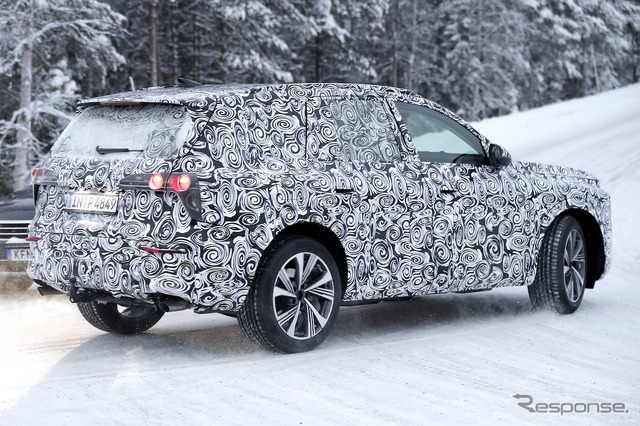 アウディ Q7 次期型と見られるプロトタイプ車両(スクープ写真)