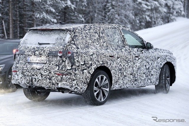 アウディ Q7 次期型と見られるプロトタイプ車両(スクープ写真)