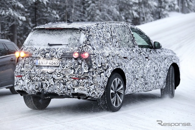 アウディ Q7 次期型と見られるプロトタイプ車両(スクープ写真)