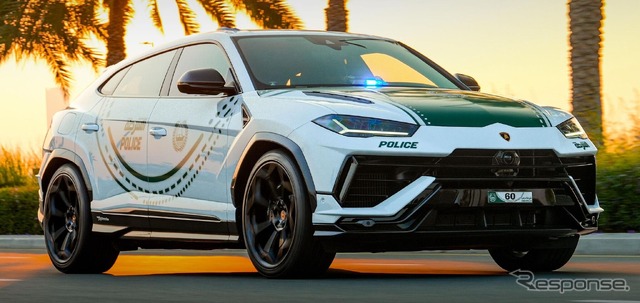 ランボルギーニ・ウルス・ペルフォルマンテ のドバイ警察仕様