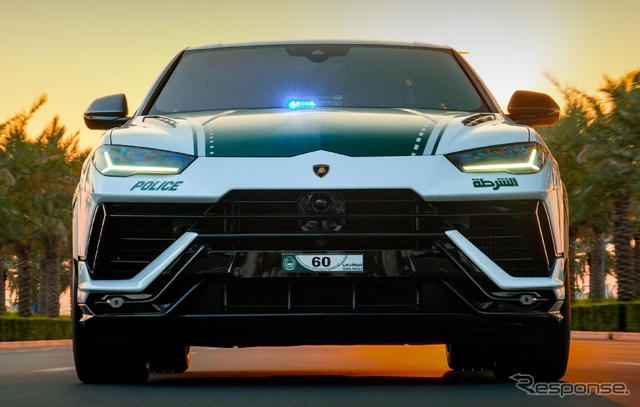 ランボルギーニ・ウルス・ペルフォルマンテ のドバイ警察仕様