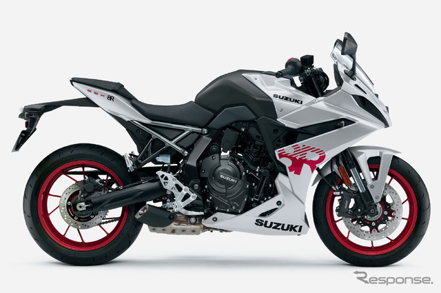 スズキ GSX-8R(マットソードシルバーメタリック)