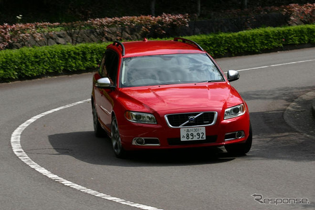 【ボルボ V70 2.5T Rデザイン 発売】スポーツサスによる軽快なフットワーク