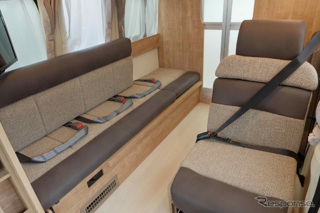 レクビィ・イゾラ改良新型:走行時の乗員配置