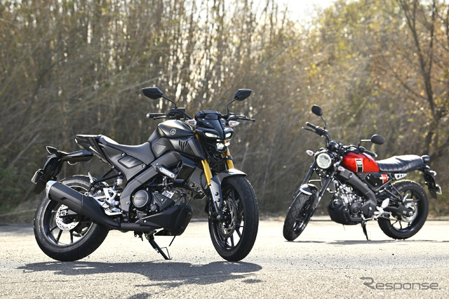 ヤマハ MT-125(左)とXSR125(右)