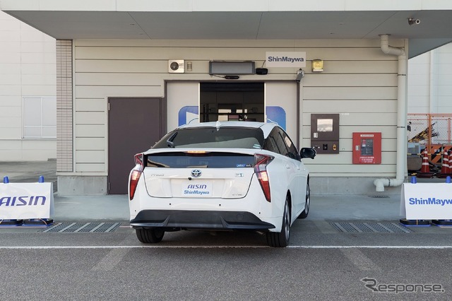 スマートフォンアプリの活用を想定した、機械式駐車設備への「自動バレー駐車」