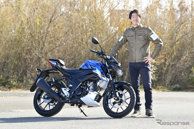 スズキ GSX-S125と伊丹孝裕氏