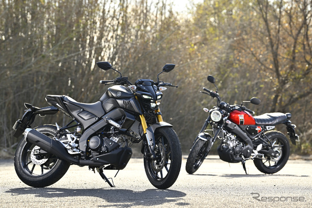 ヤマハ MT-125(左)とXSR125(右)
